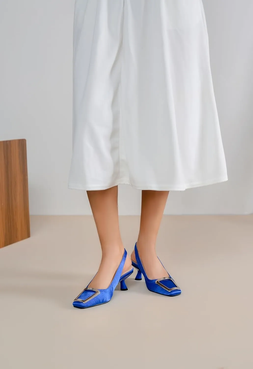 Slingback Kitten Heels for Women Closed Square Toe Low Heel Pumps with Metal Buckle Ankle Strap Heeled Sandals Dress Shoes for Work Date Daily Wear